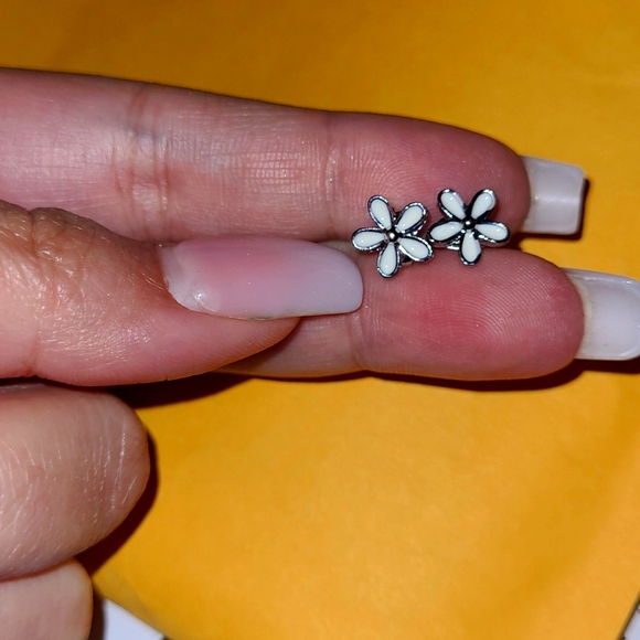 White Flower Earrings - Picture 2 of 4